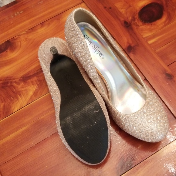 Sparlkly Pumps - Picture 3 of 3